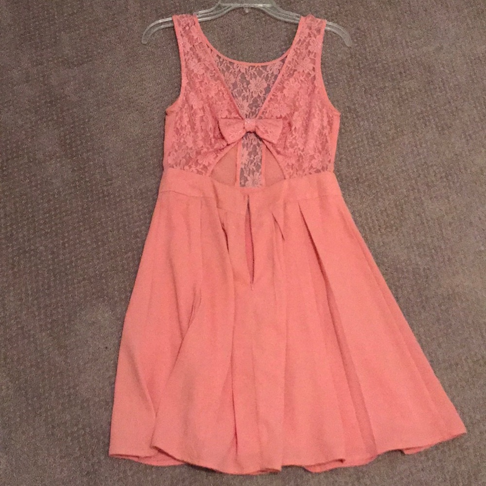 Francesca’s pink dress 🎀 - Picture 2 of 4